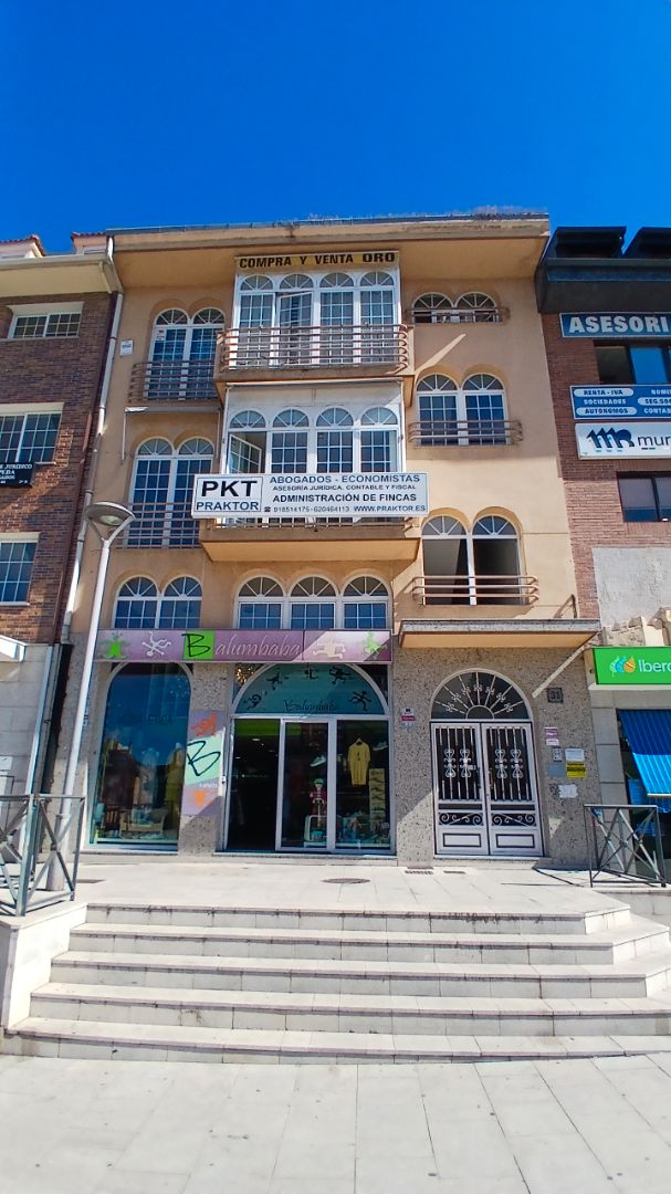 Außenansicht von Büro miete in Collado Villalba mit Klimaanlage und Balkon