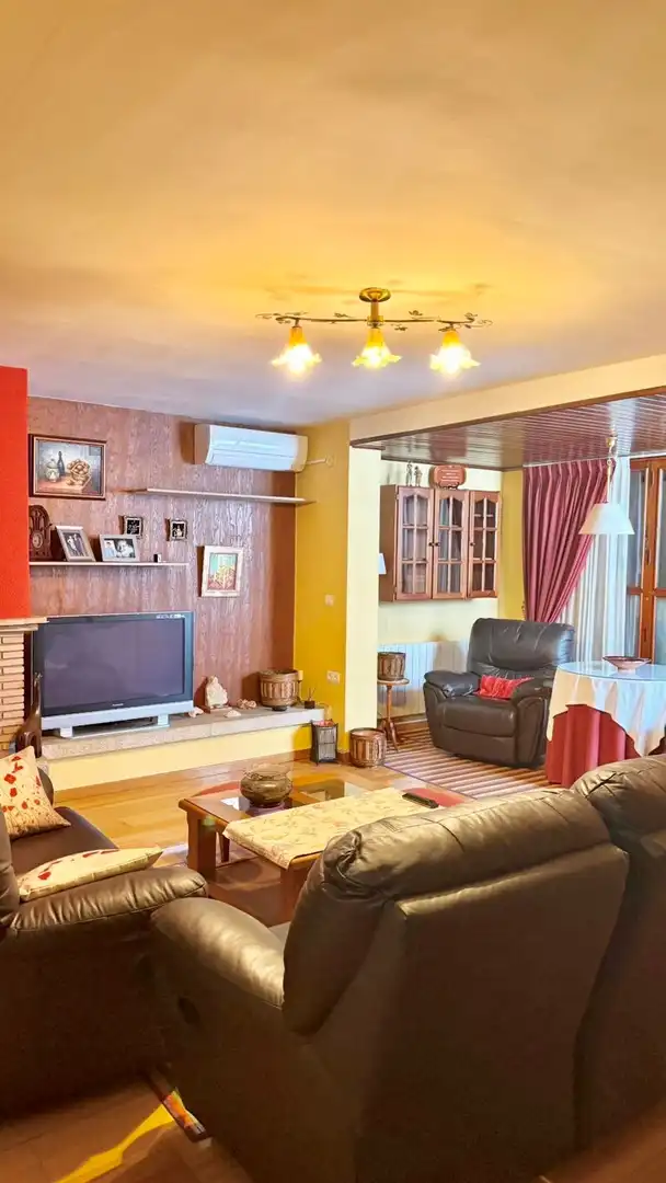 Sala de estar de Casa o chalet en venta en Siete Aguas con Jardín privado, Terraza y Alarma