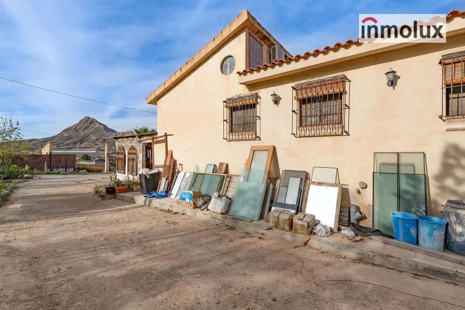 Vista exterior de Casa o chalet en venta en Alicante / Alacant con Terraza