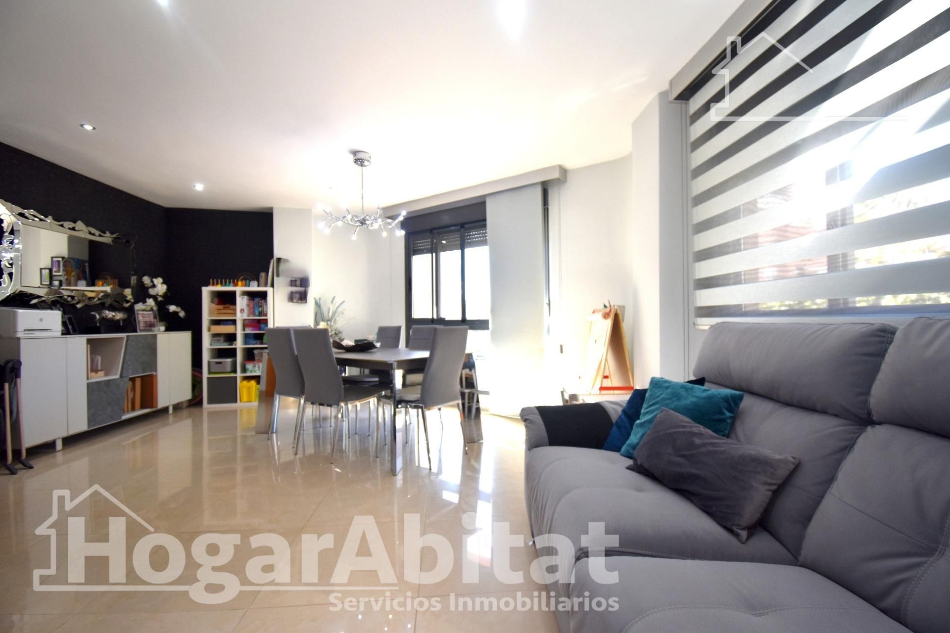 Living room of Single-family semi-detached for sale in Castellón de la Plana / Castelló de la Plana  with Air Conditioner, Heating and Terrace