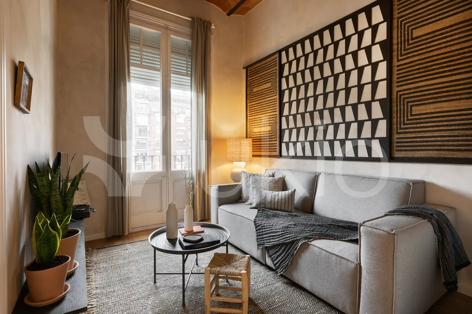 Apartamento con terraza en alquiler en Carrer de París, imagen 2