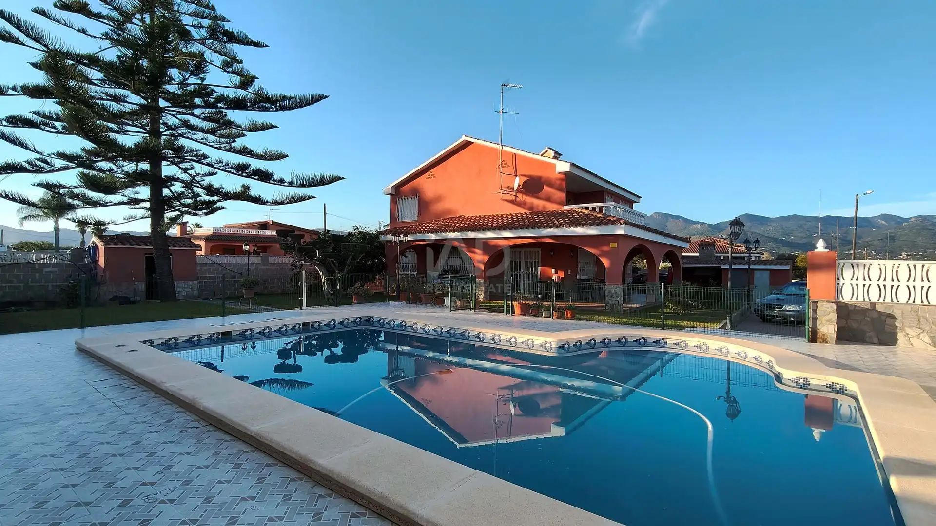 Piscina de Casa o xalet en venda en Castellón de la Plana / Castelló de la Plana amb Calefacció, Terrassa i Piscina