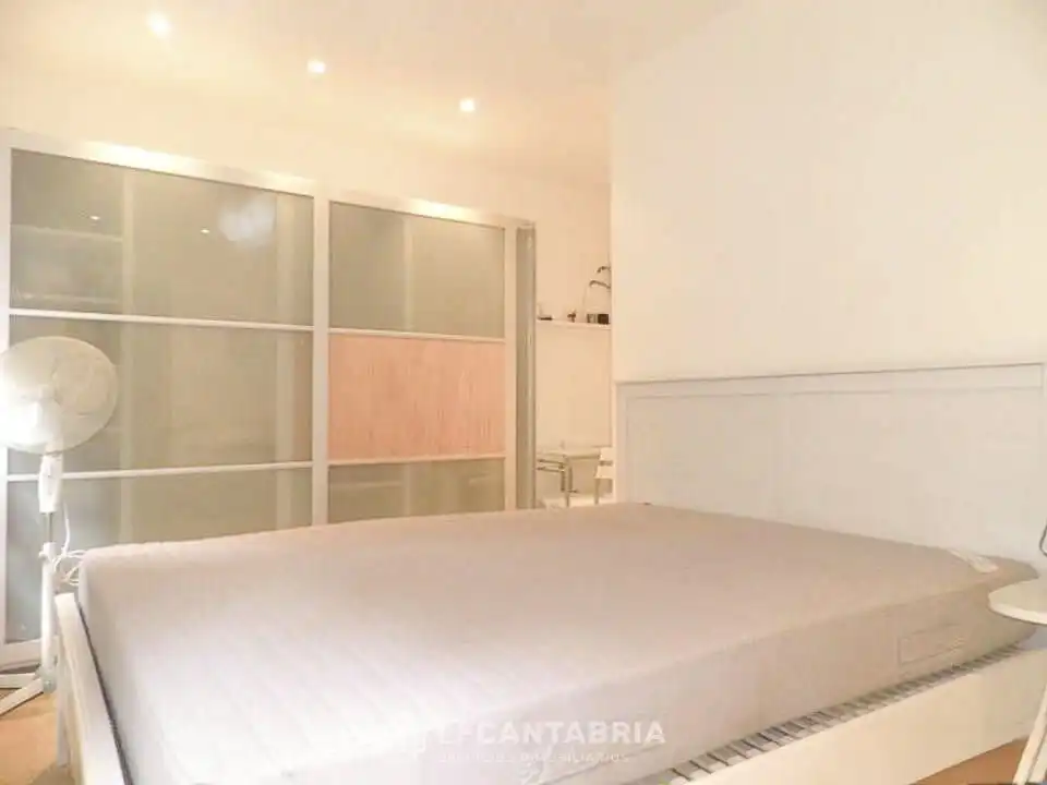 Habitación de Apartamento en venta en Santander con Calefacción