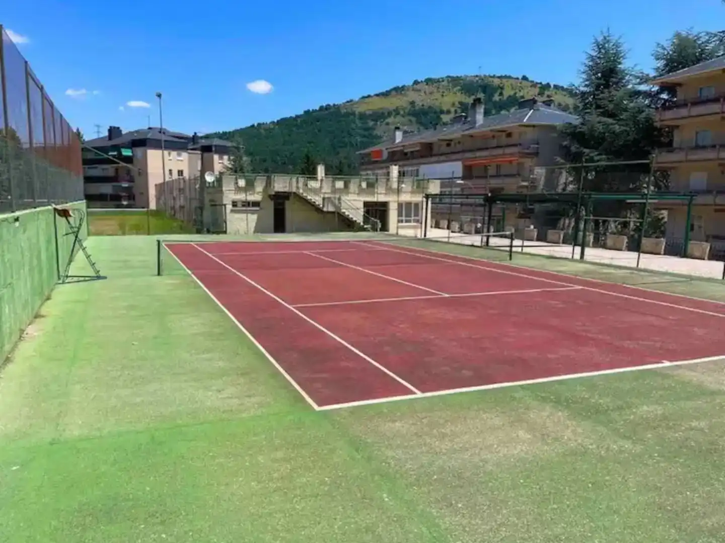 Parking de Piso de alquiler en El Espinar con Parquet y Amueblado