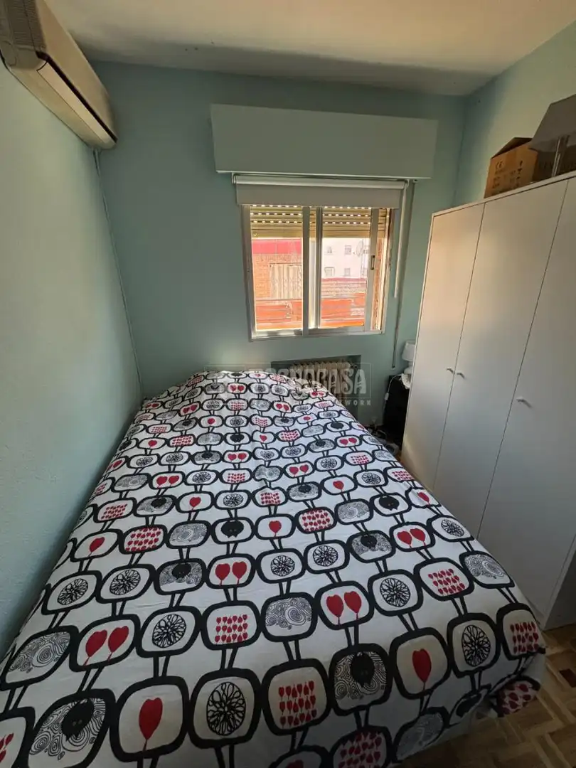 Bedroom of Flat for sale in Madrid  with Air Conditioner