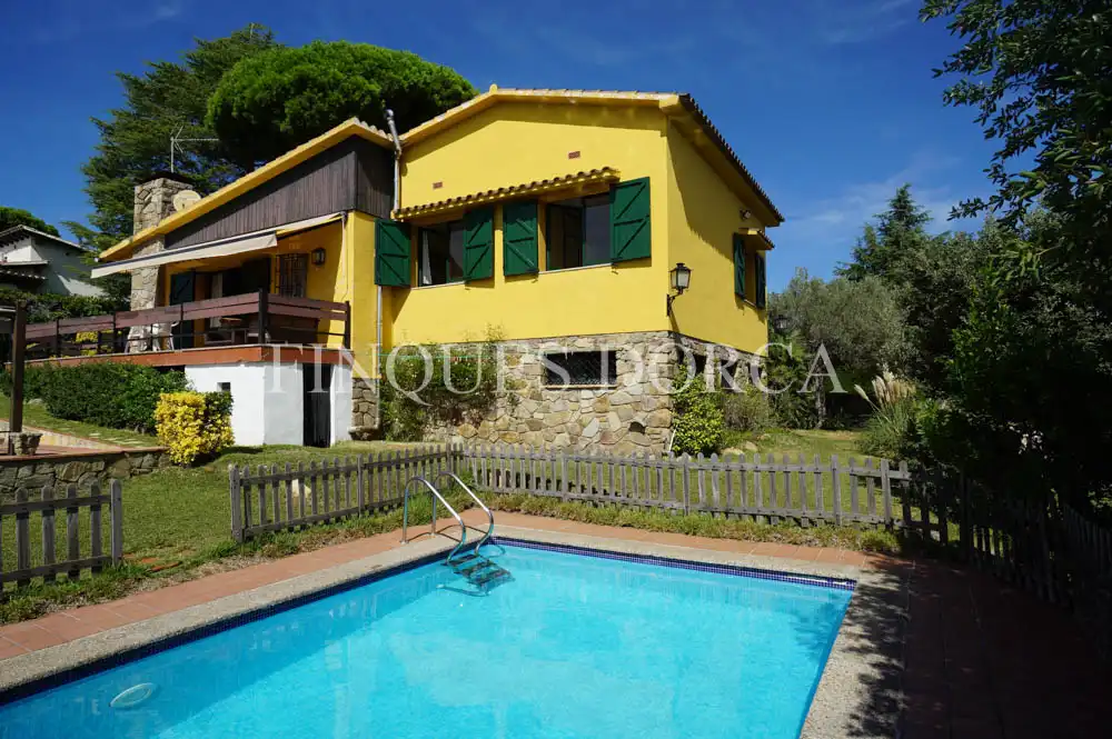 Villa con terrazza in vendita a Cabrils