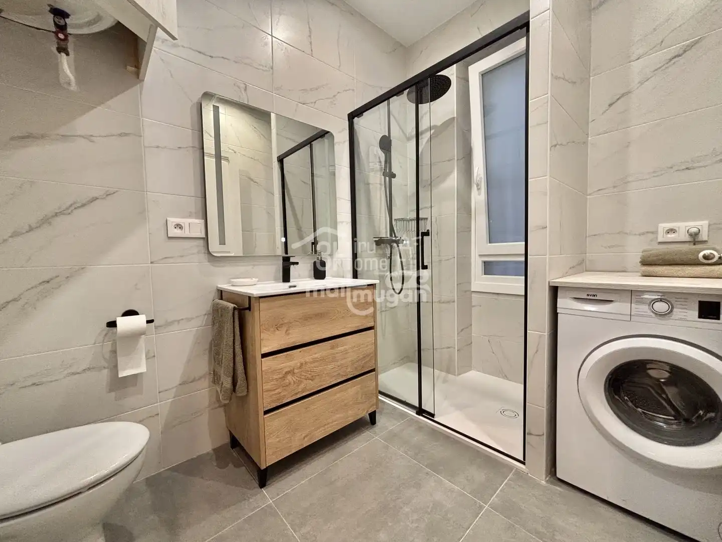 Bathroom of Flat for sale in Hendaye  with Storage room