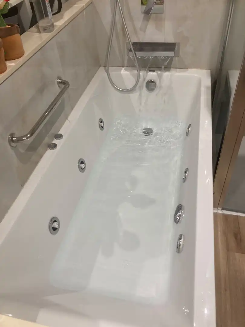 Bathroom of Flat for sale in Salamanca  with Heating and Furnished