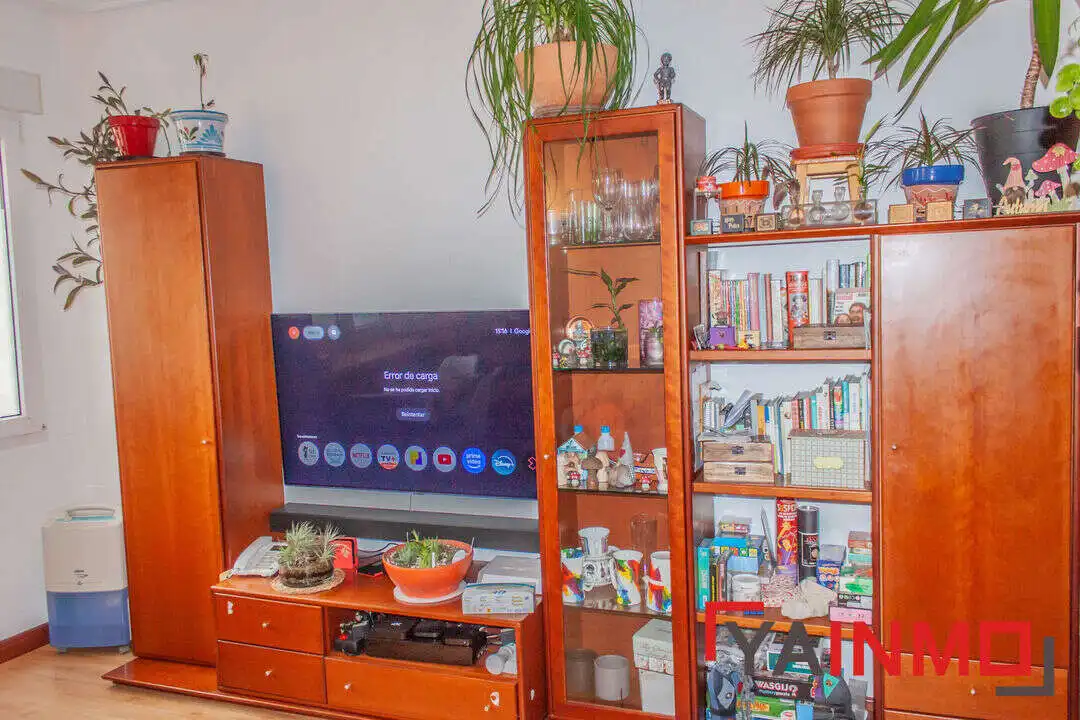 Sala de estar de Piso en venta en Vitoria - Gasteiz con Calefacción, Parquet y Trastero