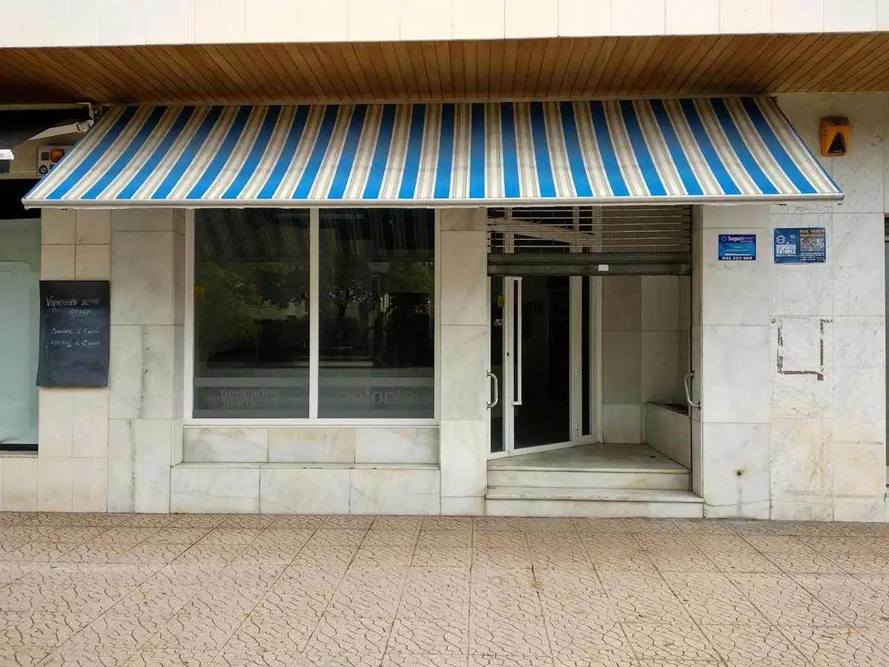 Vista exterior de Local de lloguer en Mendizorrotza - Armentia