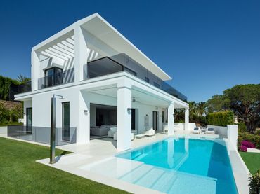 Xalet amb piscina en venda a Nueva Andalucía