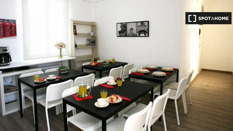 Room in Gaztambide