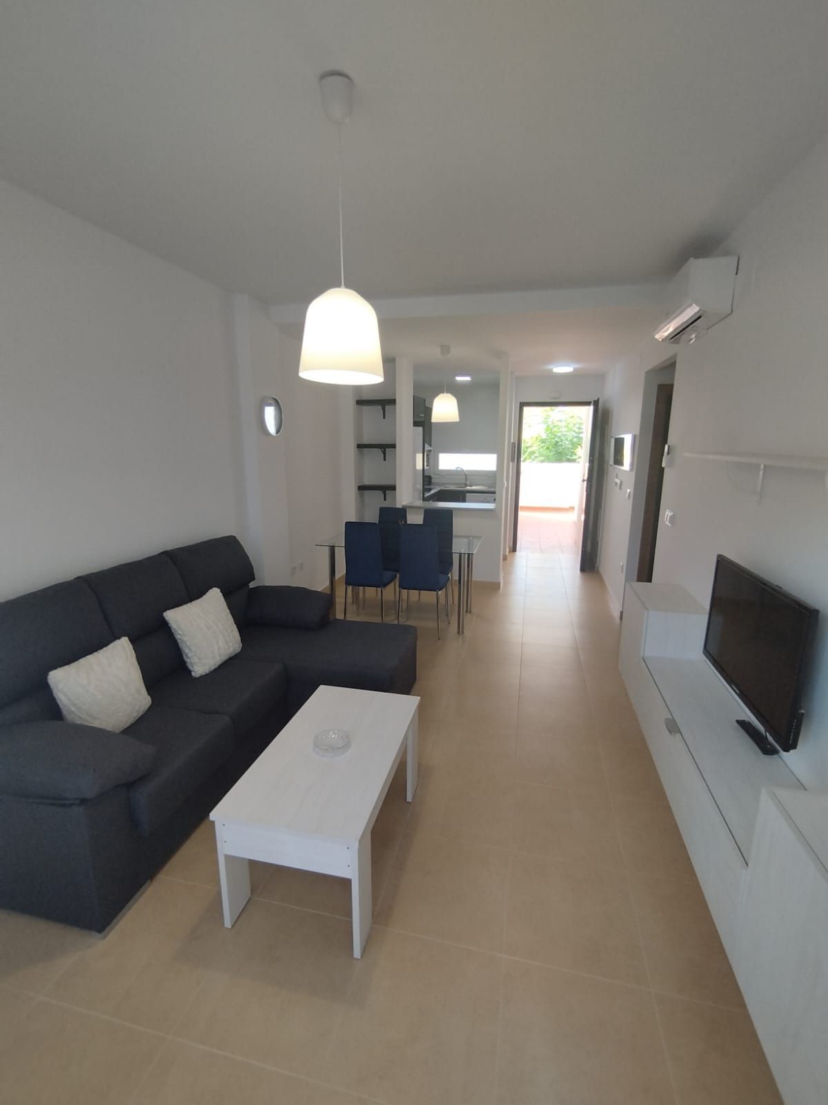 Sala d'estar de Pis de lloguer en Torre-Pacheco amb Aire condicionat, Terrassa i Moblat