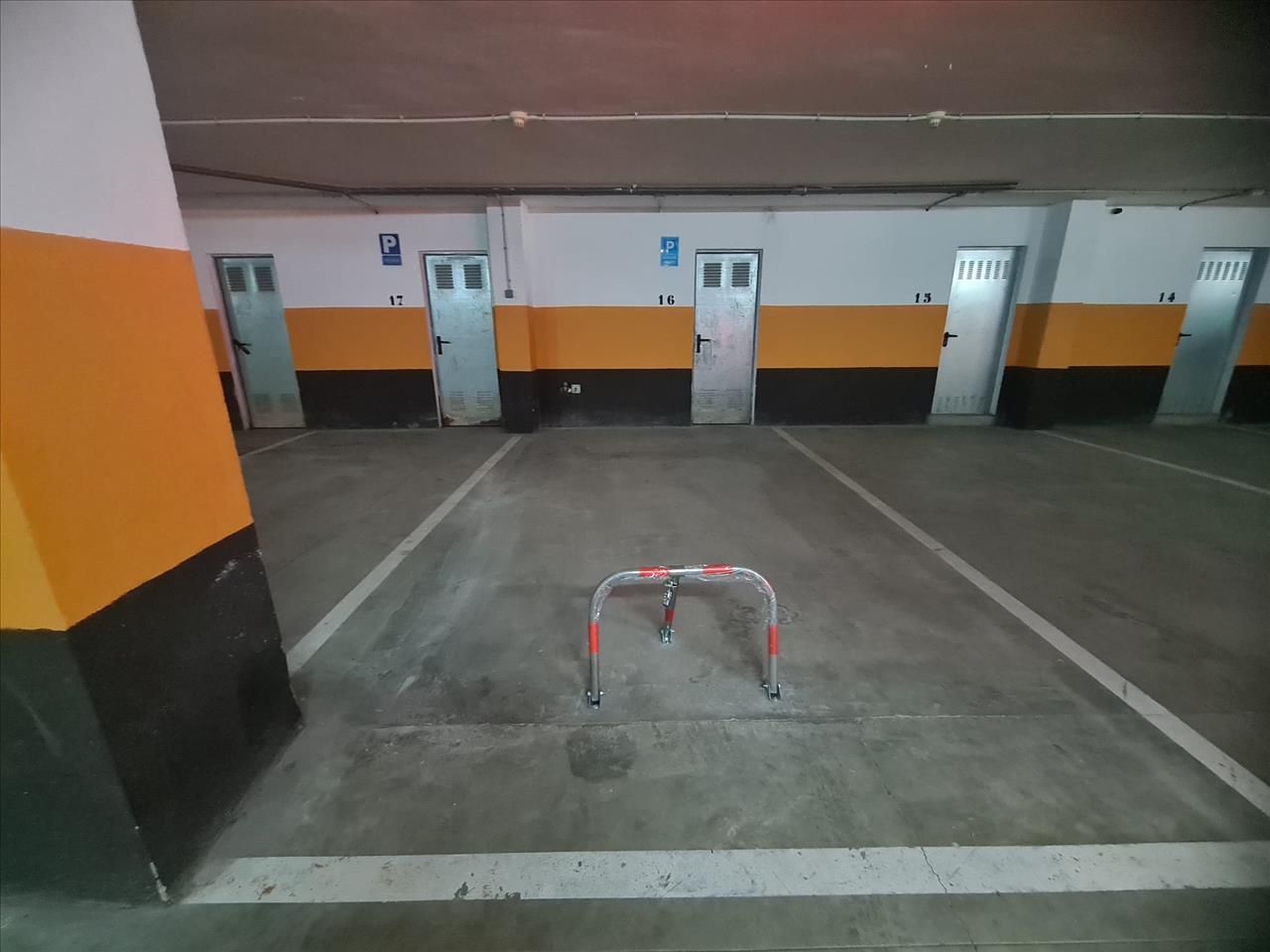 Garage for sale in Puerto Rey
