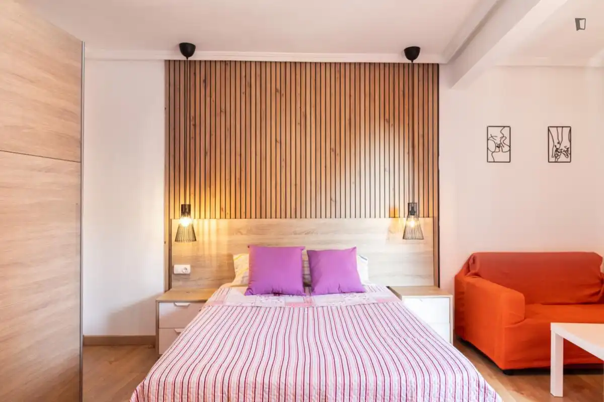Bedroom of Apartments for share in Madrid  with Air Conditioner, Furnished and Oven