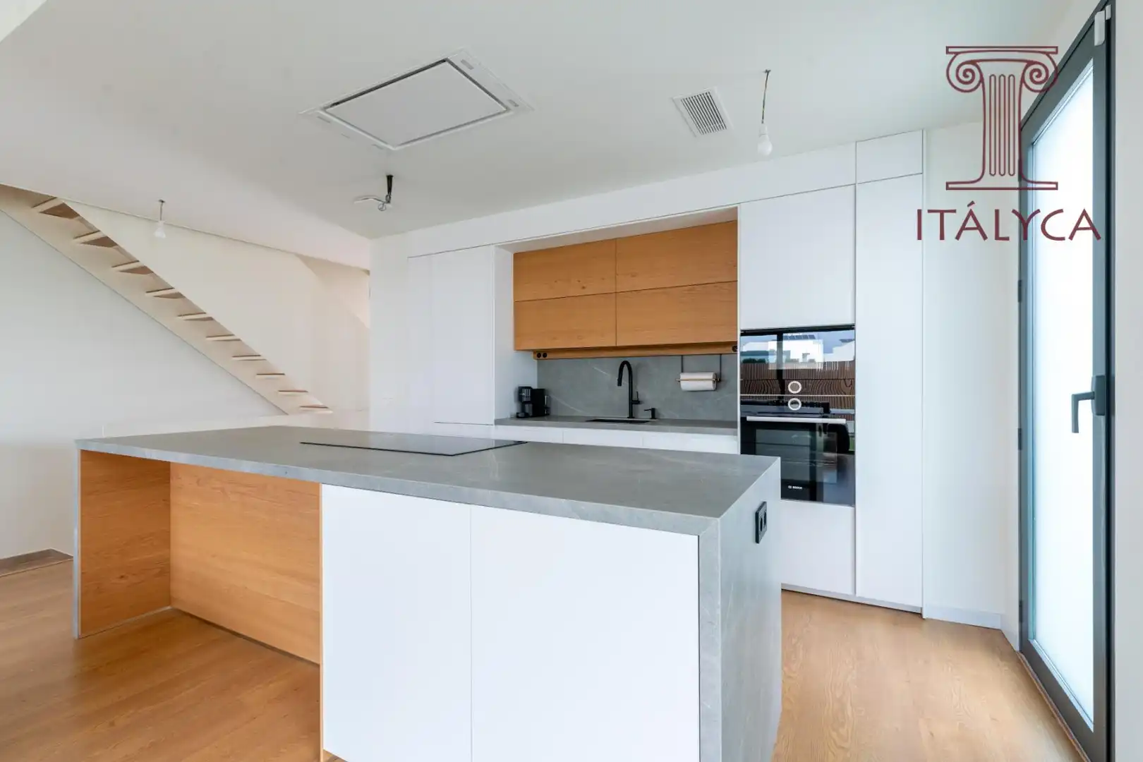 Kitchen of Detached homes for sale in Mairena del Aljarafe  with Heating, Private garden and Terrace