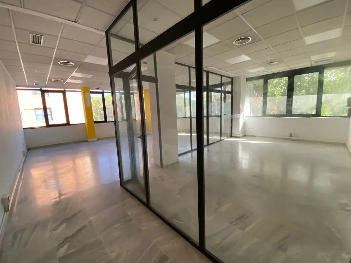 Büro zur Miete in Sevilla mit Klimaanlage