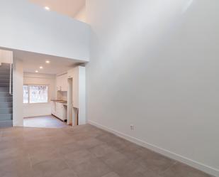 Duplex for sale in  Madrid Capital  with Heating