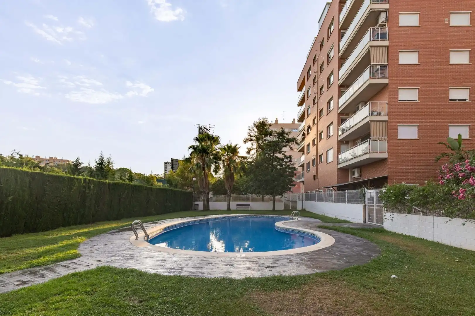 Swimming pool of Flat for rent in Paterna  with Air Conditioner, Heating and Private garden