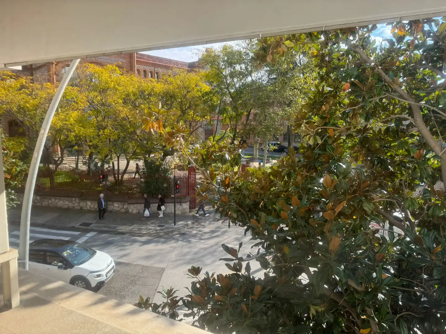 Außenansicht von Büro zum Verkauf in Terrassa