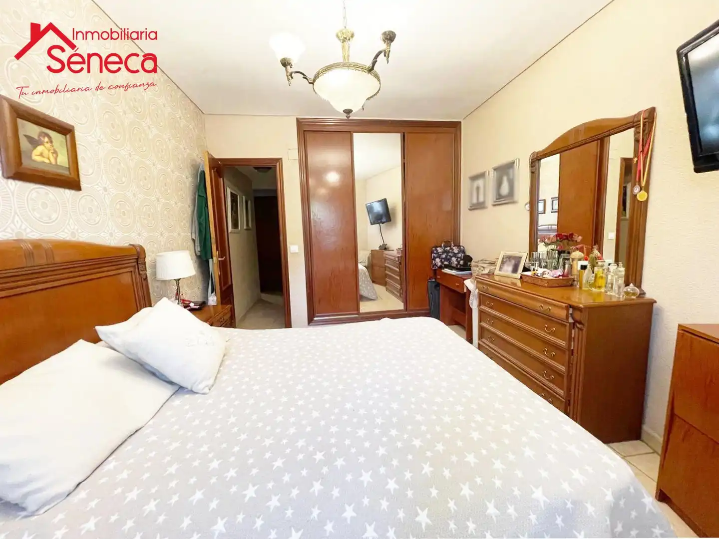 Bedroom of Flat for sale in Córdoba  with Air Conditioner and Heating