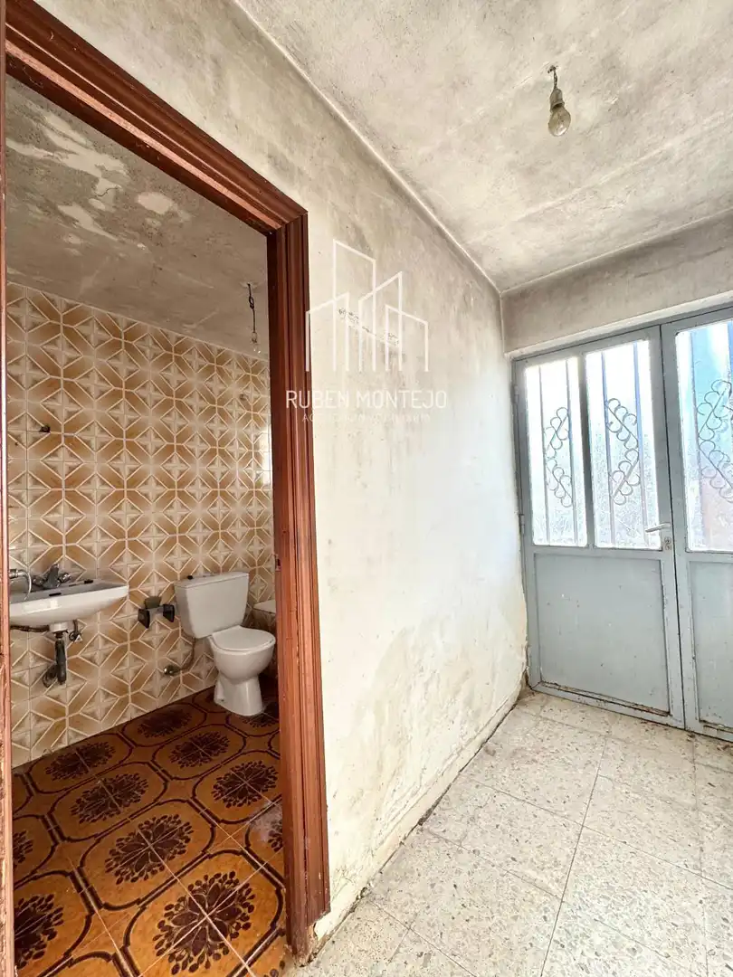 Baño de Local en venta en Gomecello con Terraza