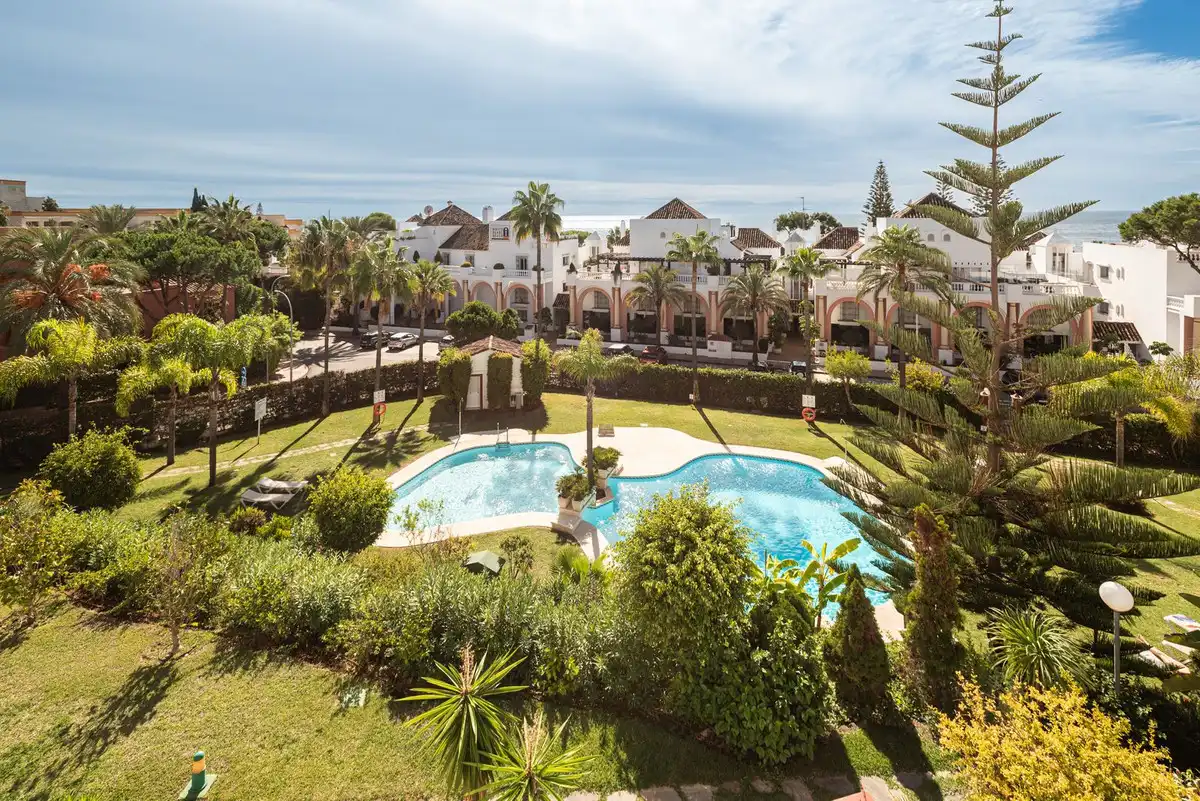 Jardí de Àtic en venda en Marbella amb Aire condicionat, Terrassa i Moblat