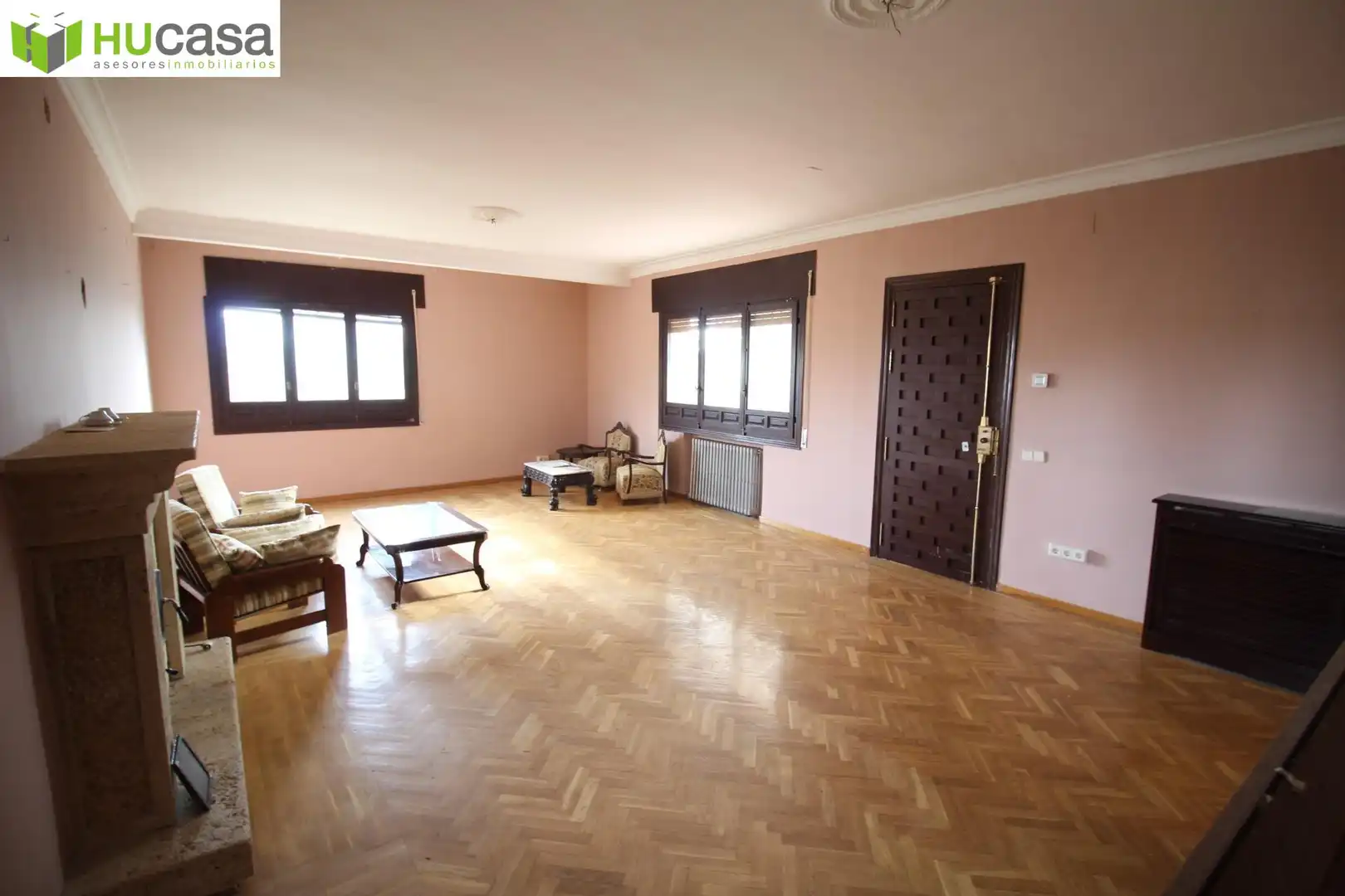 Wohnzimmer von Haus oder Chalet zum Verkauf in Olías del Rey mit Heizung, Privatgarten und Terrasse