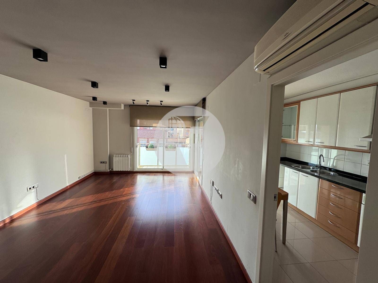 Cocina de Dúplex de alquiler en Terrassa con Aire acondicionado, Calefacción y Horno