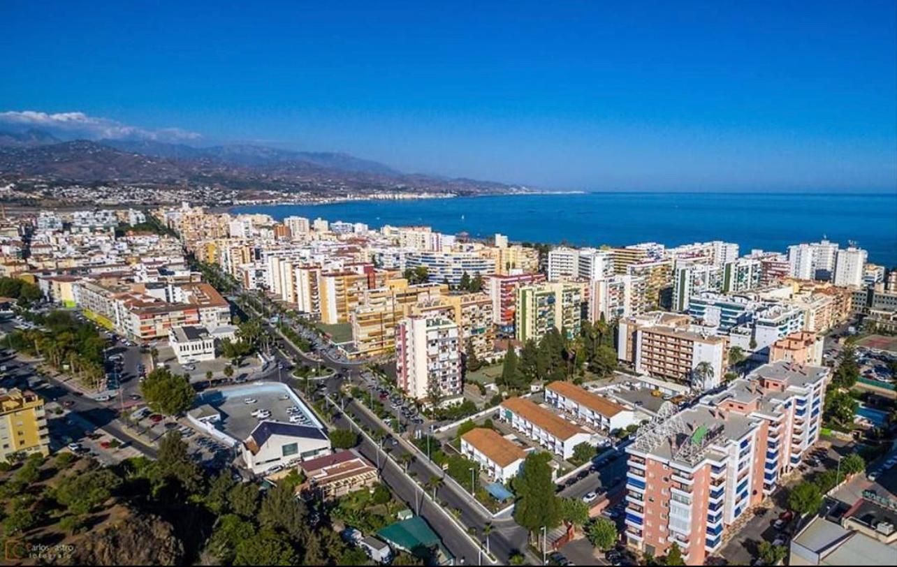 Vista exterior de Apartament en venda en Vélez-Málaga amb Aire condicionat i Moblat