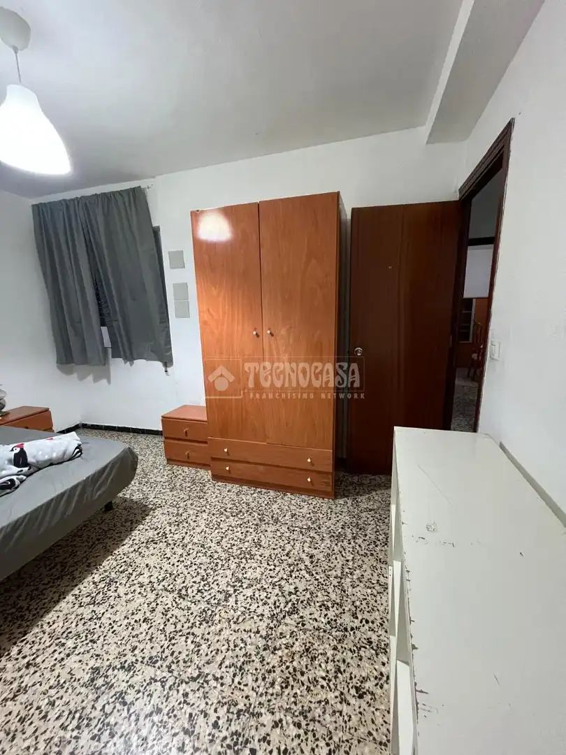 Bedroom of Flat for sale in Sevilla