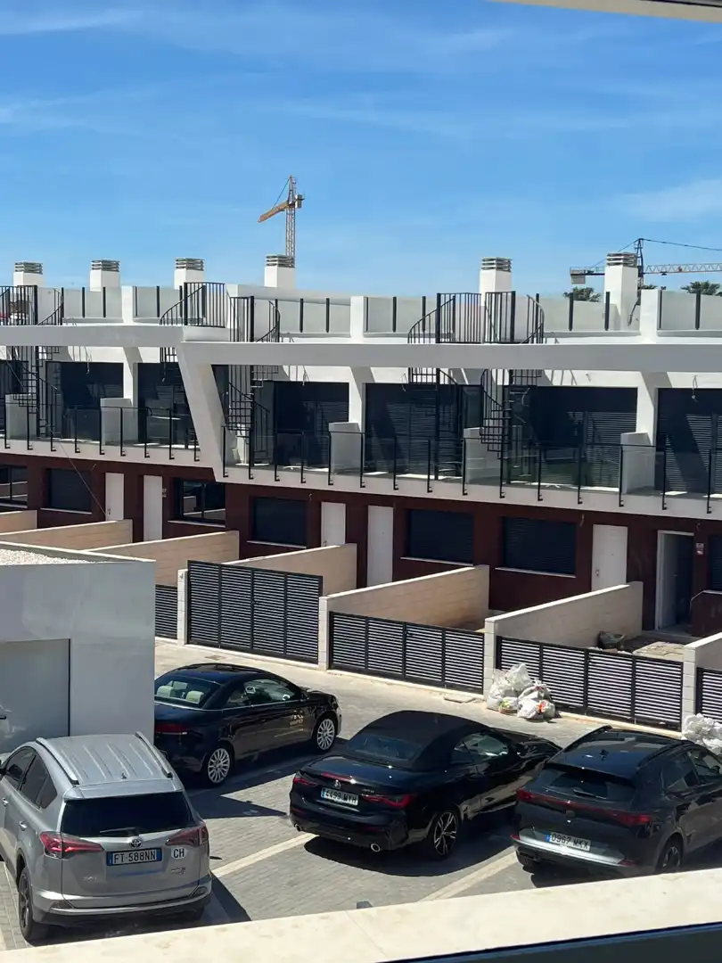 Adossat amb terrassa en venda a Carrer de Xipre 70
