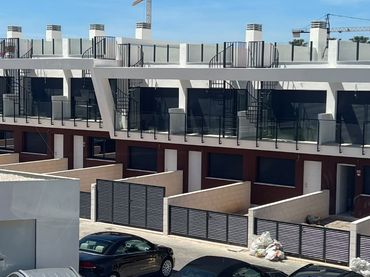 Adossat amb balcó en venda a Carrer de Xipre 70