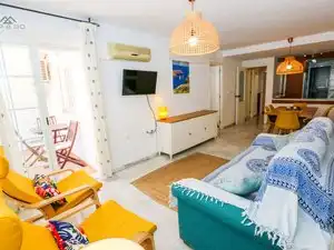 Wohnzimmer von Erdgeschoss zur Miete in Almuñécar mit Klimaanlage, Terrasse und Möbliert