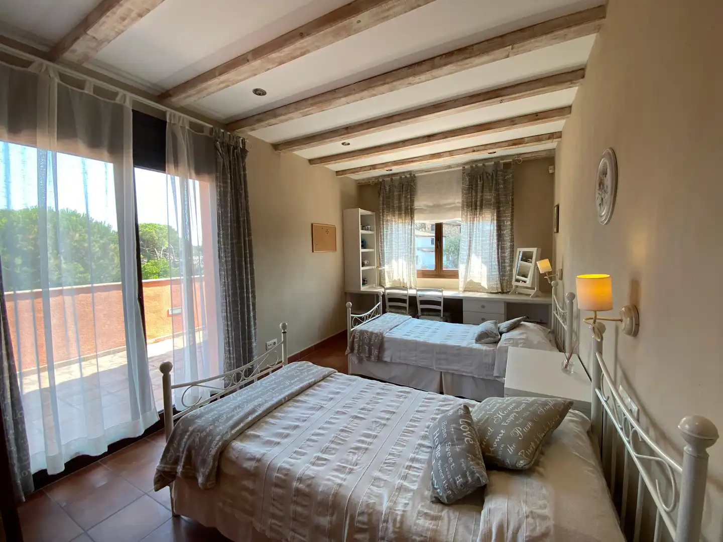 Habitación de Casa o chalet en venta en Mont-ras con Aire acondicionado, Calefacción y Jardín privado