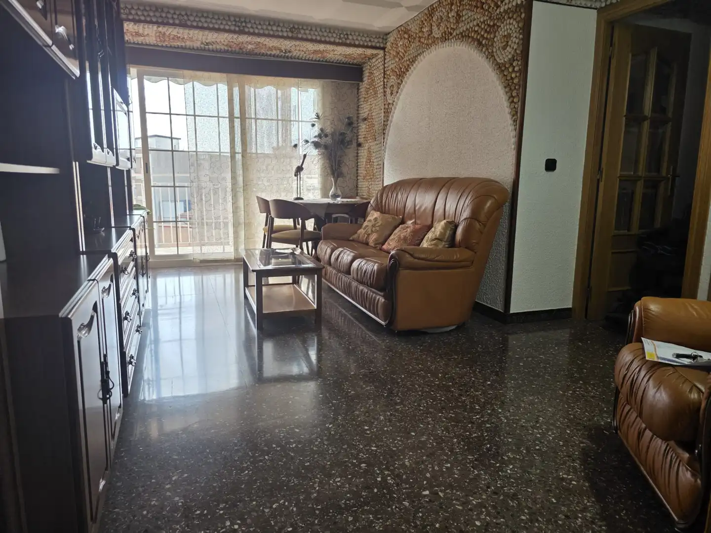Wohnzimmer von Wohnung zum Verkauf in L'Hospitalet de Llobregat mit Ofen und Balkon