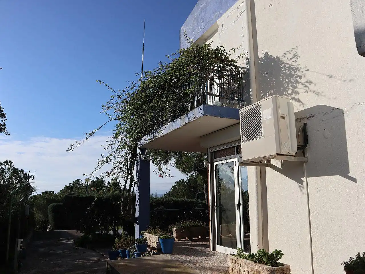 Vista exterior de Casa o xalet en venda en Alcanar amb Jardí privat, Terrassa i Piscina