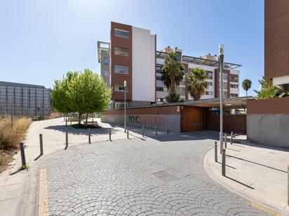 Vista exterior de Pis en venda en Armilla amb Calefacció, Jardí privat i Terrassa