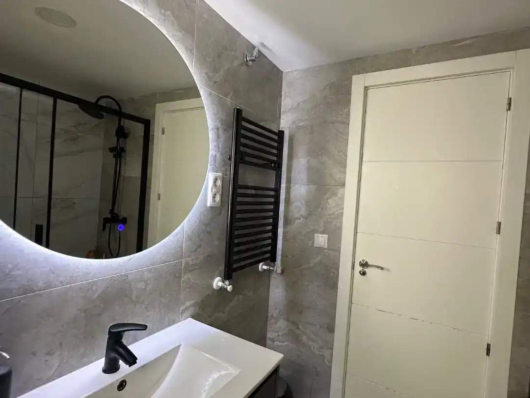 Badezimmer von Wohnung zum Verkauf in  Zaragoza Capital mit Balkon