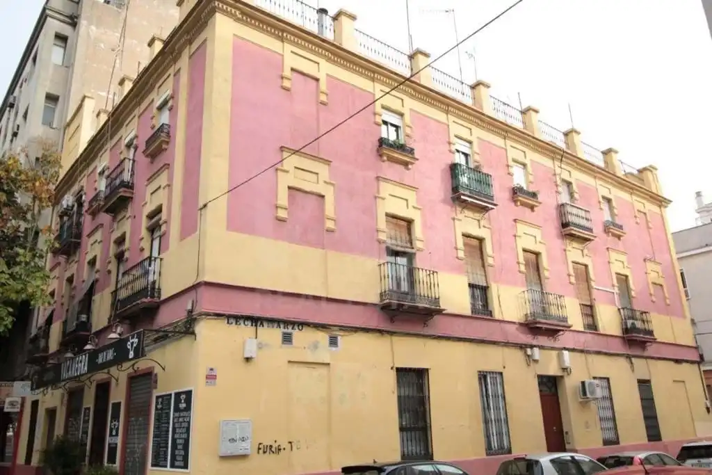 Vista exterior de Piso en venta en  Sevilla Capital con Aire acondicionado y Calefacción