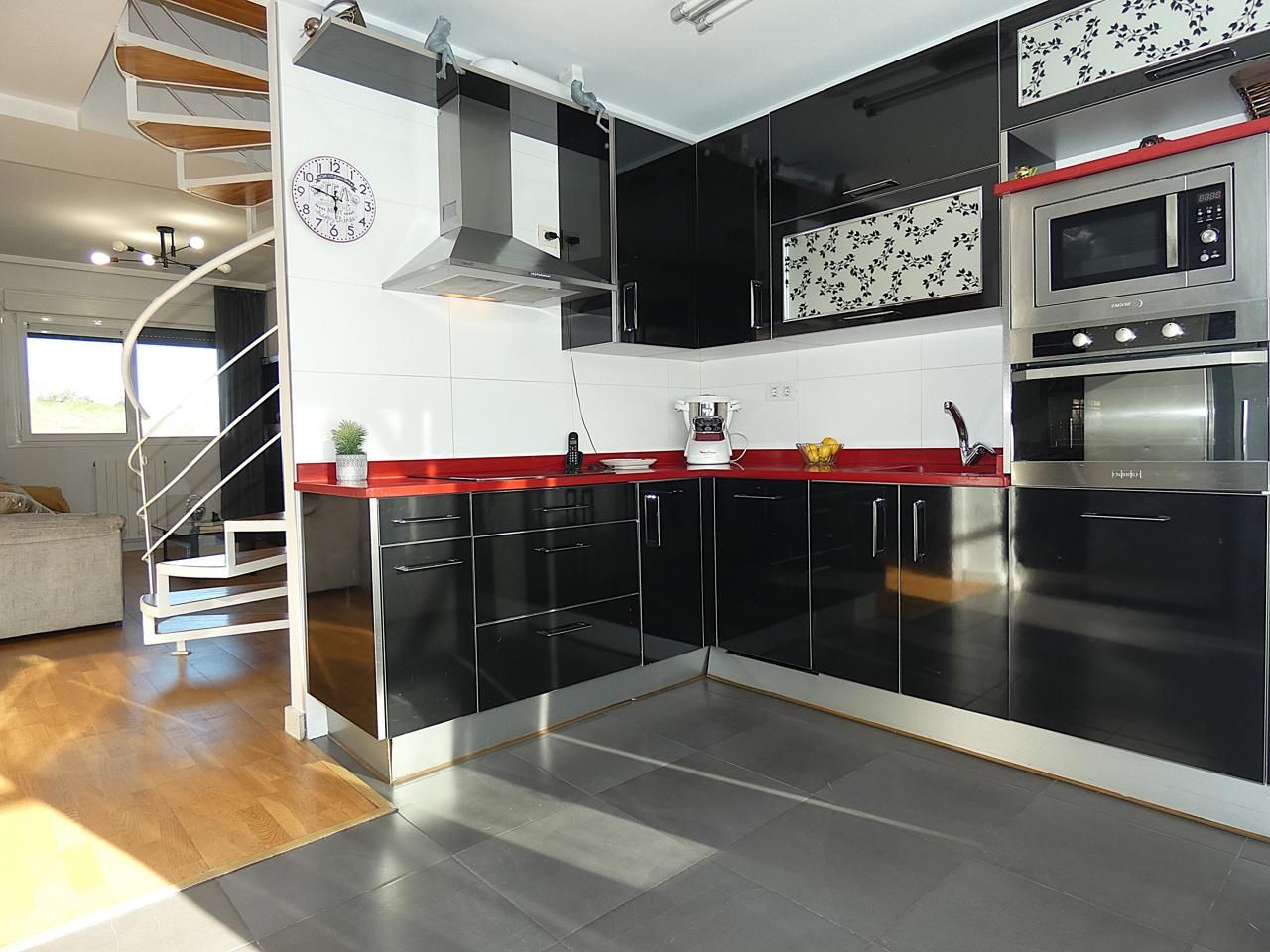 Cuina de Àtic en venda en Barakaldo  amb Calefacció, Terrassa i Traster