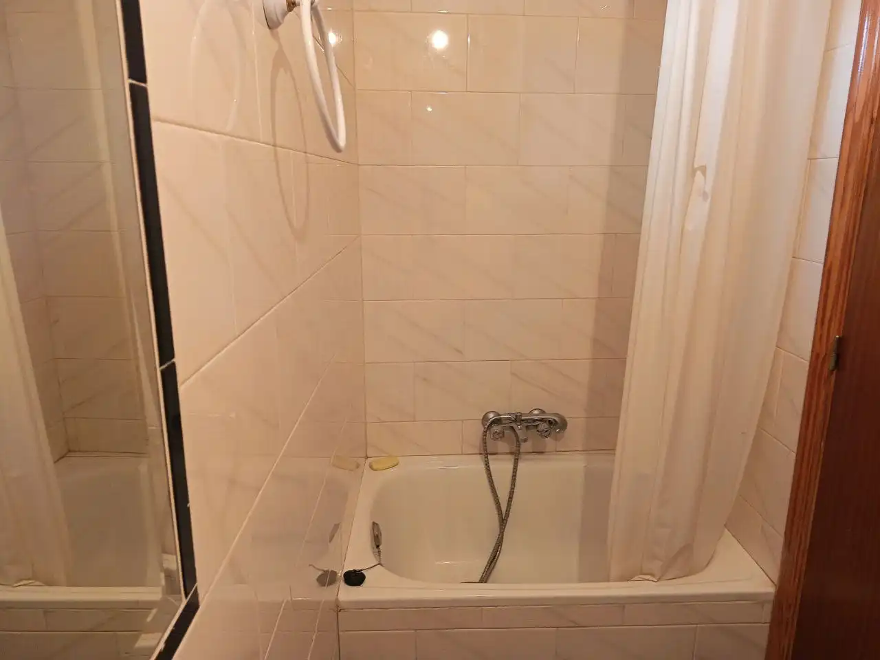 Bathroom of Detached homes for sale in San Bartolomé de Corneja  with Furnished