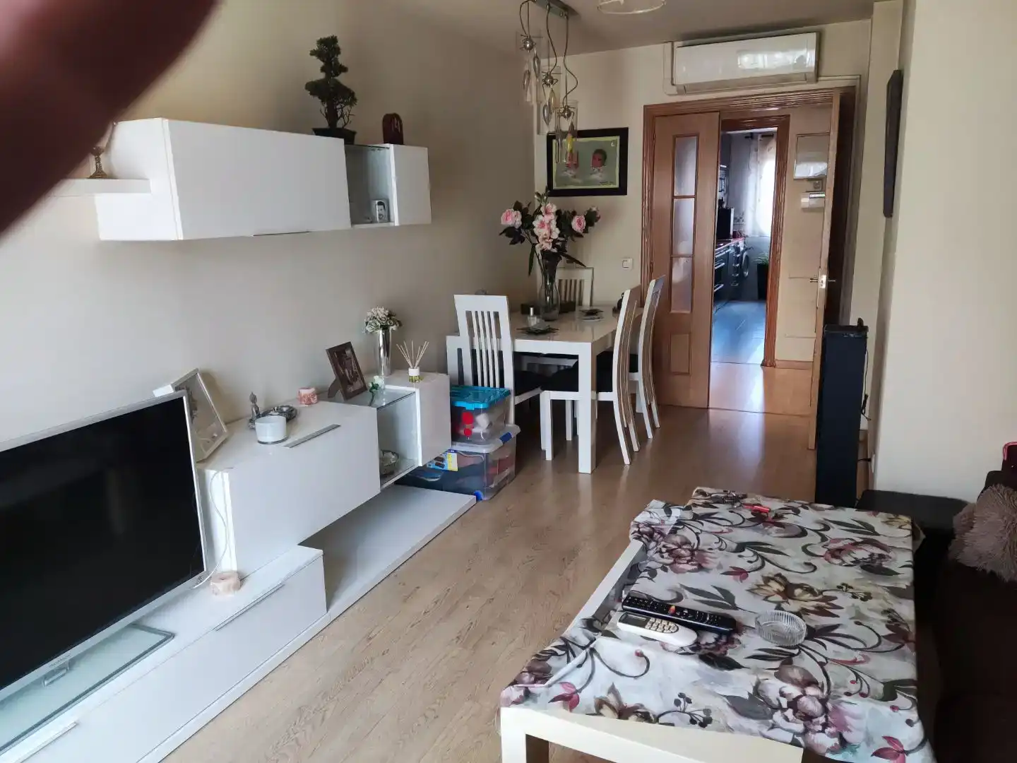 Sala d'estar de Pis en venda en Alcalá de Henares amb Aire condicionat, Piscina i Balcó