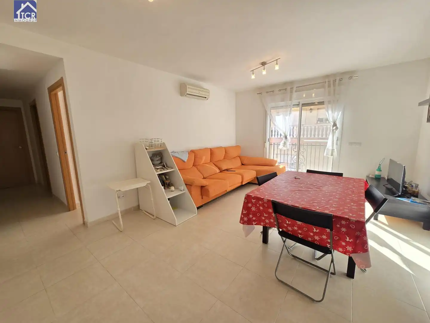 Wohnzimmer von Wohnung zum Verkauf in Camarles mit Klimaanlage, Balkon und Gemeinschaftspool