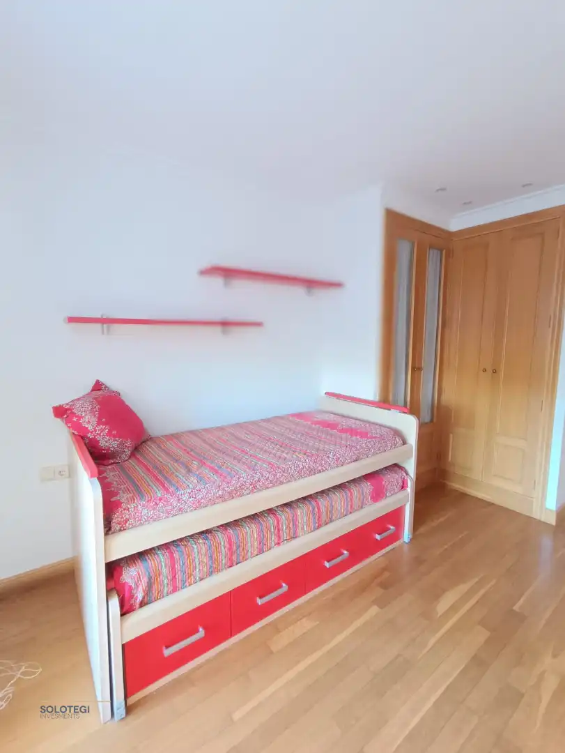 Bedroom of Flat for rent in Usurbil  with Heating, Terrace and Furnished