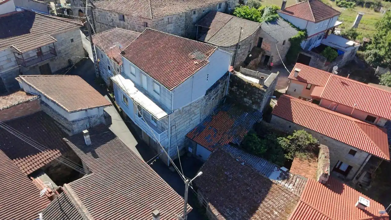 House with terrace for sale in Toén, imagen 2