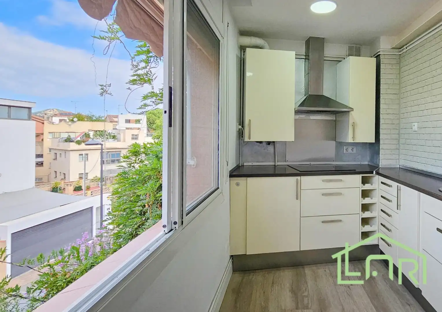Cuina de Casa o xalet en venda en Sant Just Desvern amb Calefacció, Jardí privat i Parquet