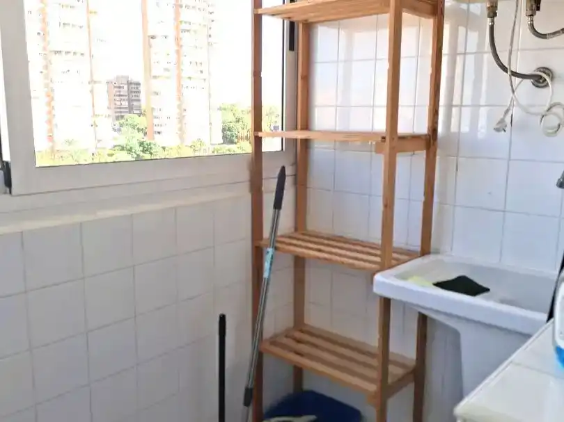 Badezimmer von Wohnung zur Miete in Benidorm mit Schwimmbad