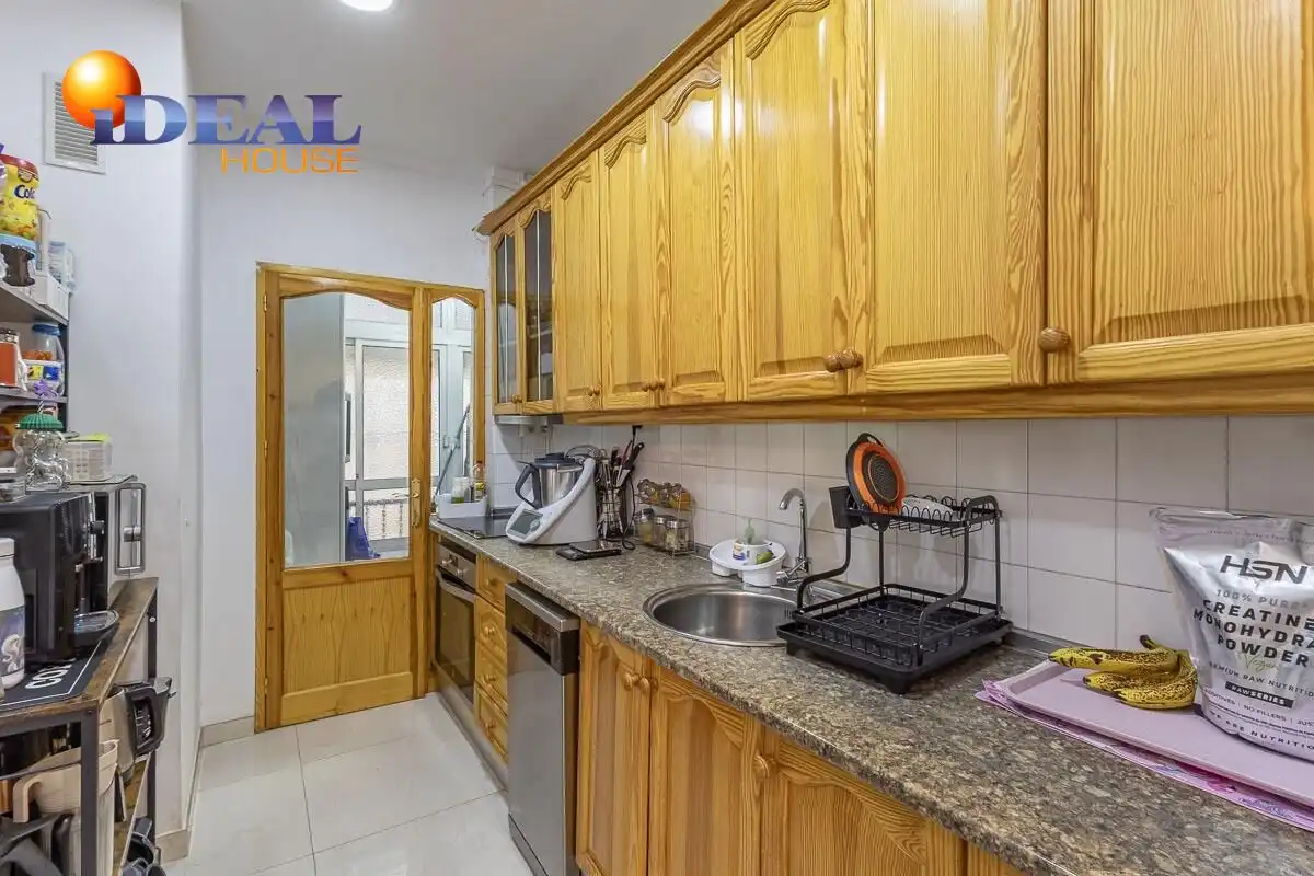 Kitchen of Flat for sale in Granada  with Air Conditioner and Terrace