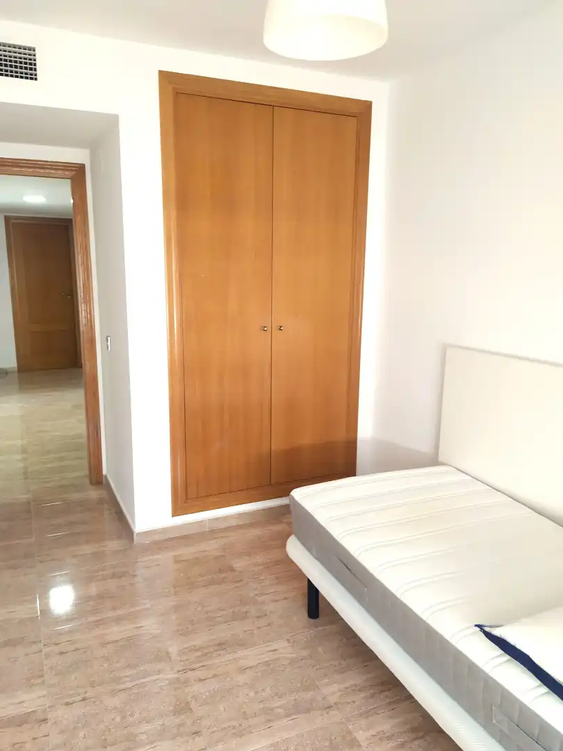 Dormitori de Pis de lloguer en Murcia amb Aire condicionat, Traster i Piscina comunitària